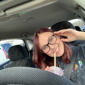 Meet your Posher, Kendra